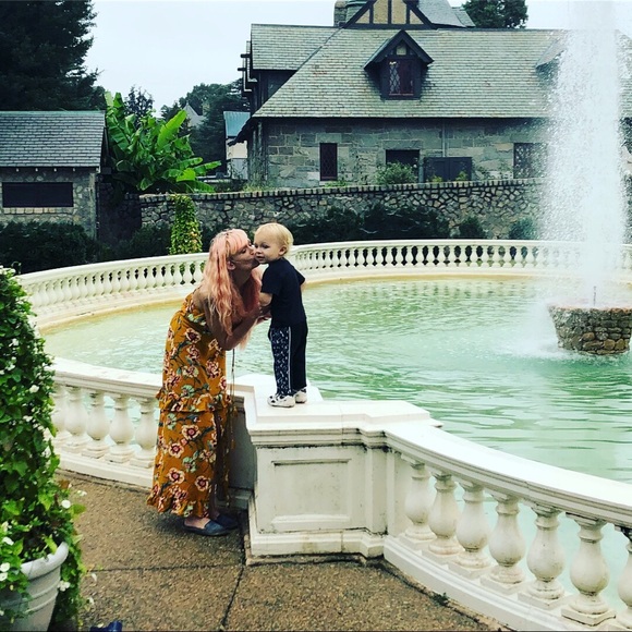 Meet your Posher, Destiny - Picture 4 of 7